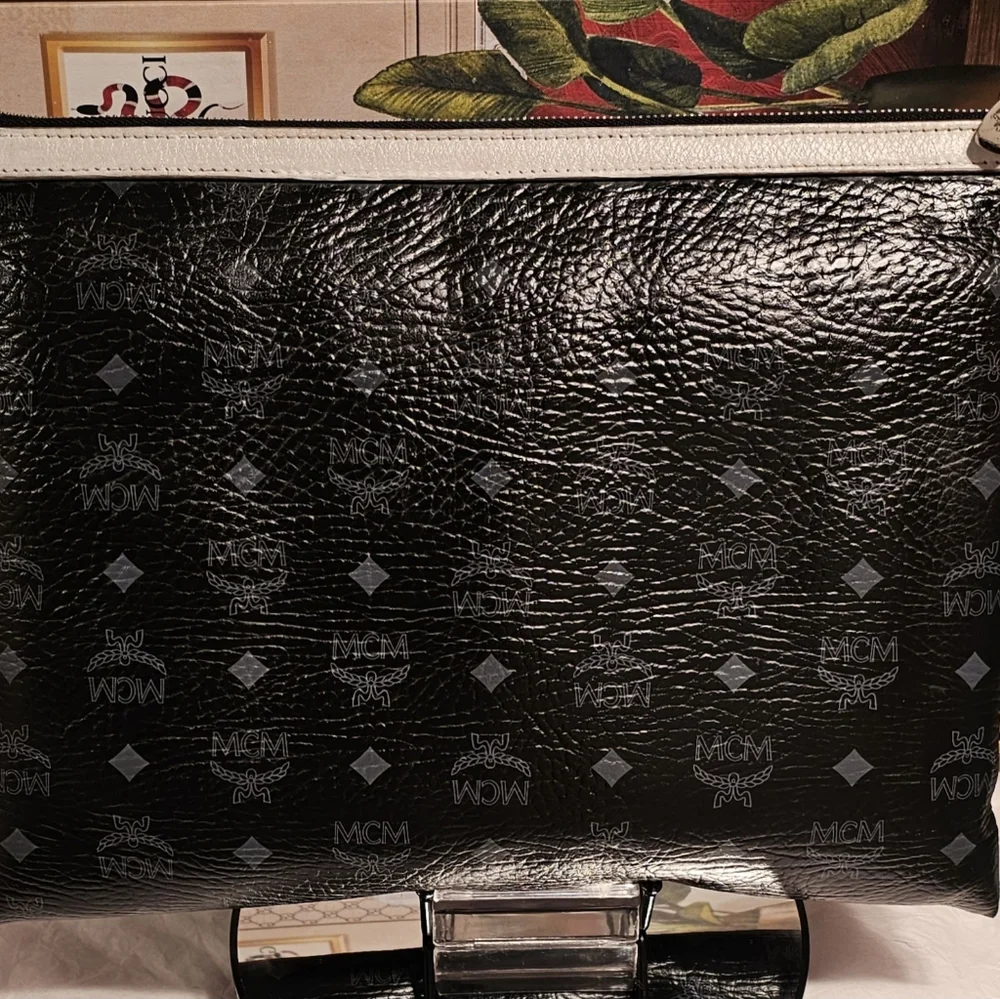 MCM Oversized Studded Clutch Pouch /Ipad Case - Picture 3 of 12